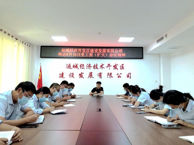 运城女装选购秘籍：如何挑选出既时尚又实用的衣橱必备